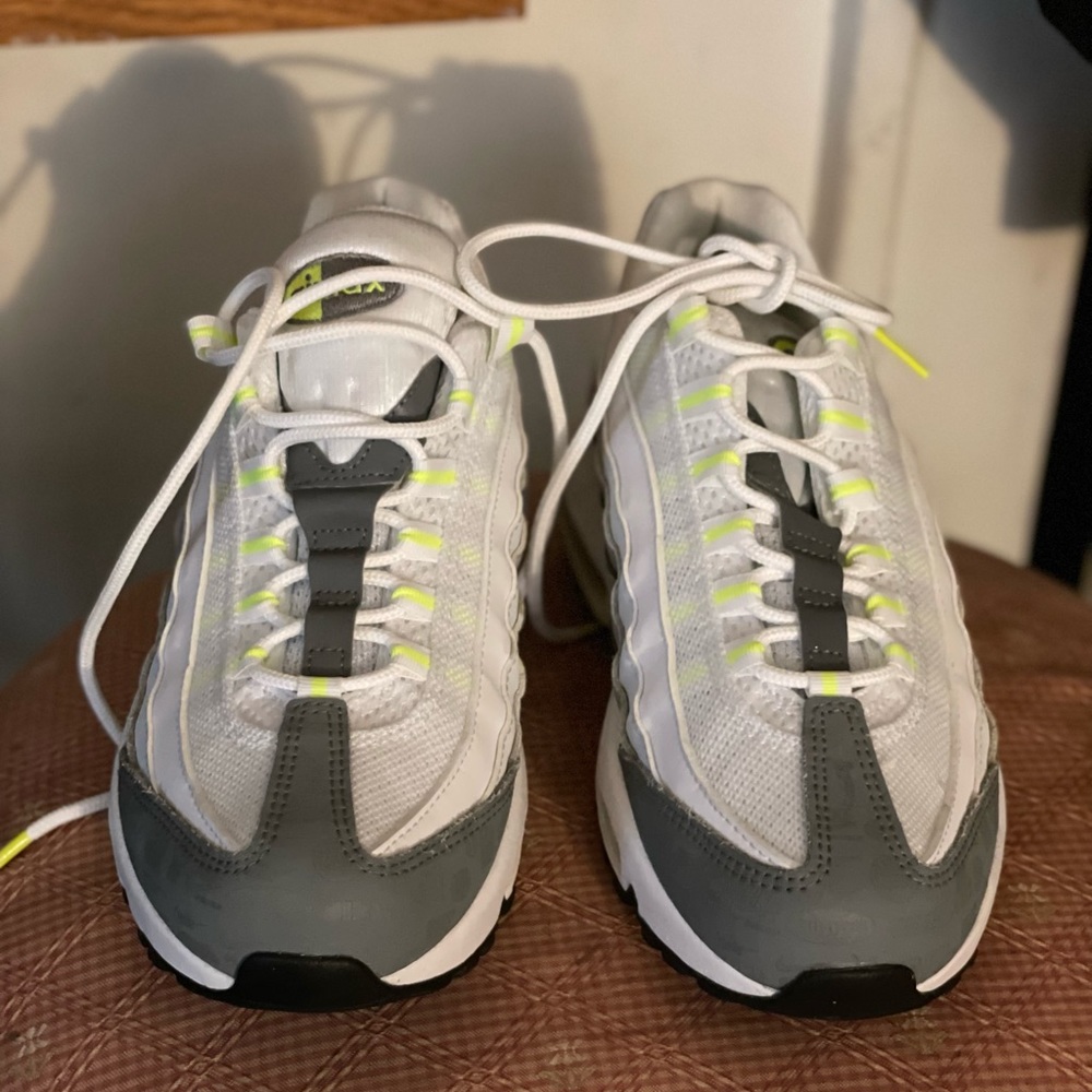 Kids Air Max 95s “White Cool Grey” | Size 7Y